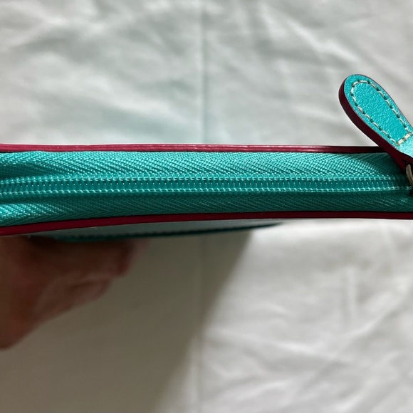 BAEKGAARD Turquoise Leather Zip Round Passport Travel Wallet EUC. - Picture 10 of 13